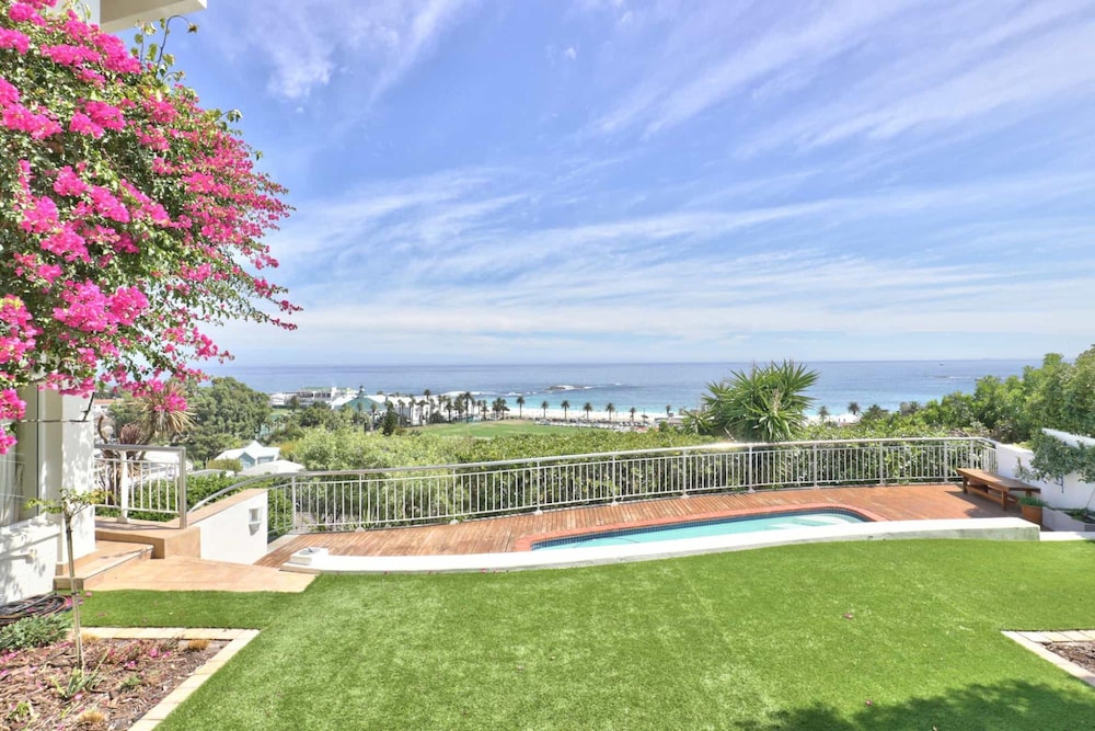 Camps Bay Home w Pool Garden Sea View Tree Villa