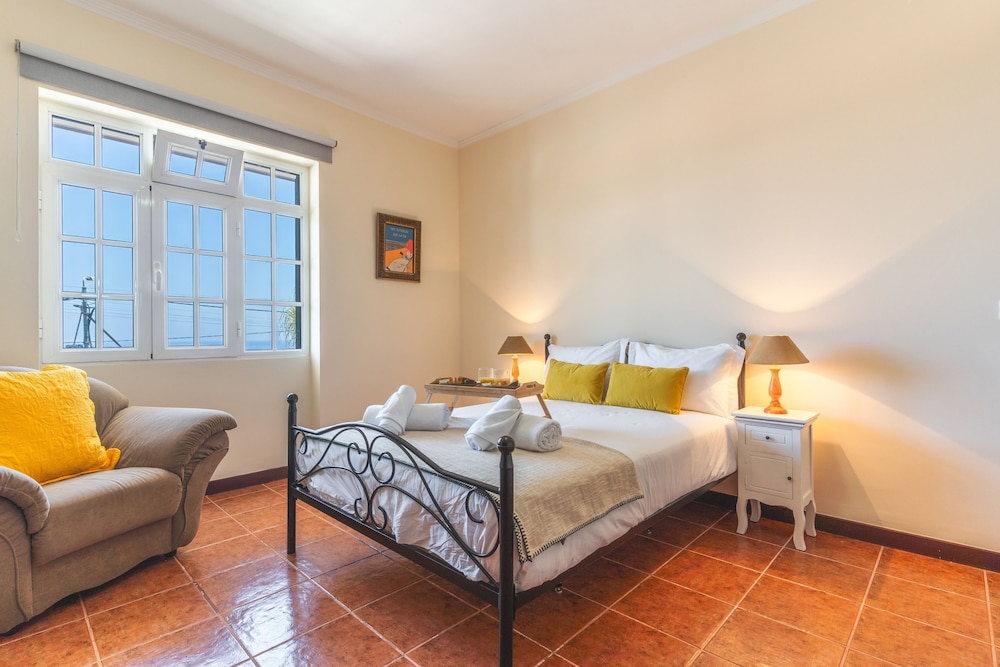 Vale Formoso 1 by Atlantic Holiday
