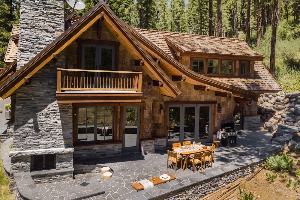 Hunter by Avantstay Riverfront Cabin w Prvt Cottage 5mins From Palisades