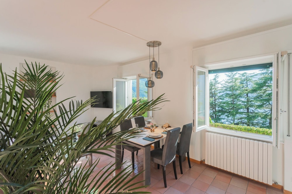 The Secret Lake View by Rent all Como