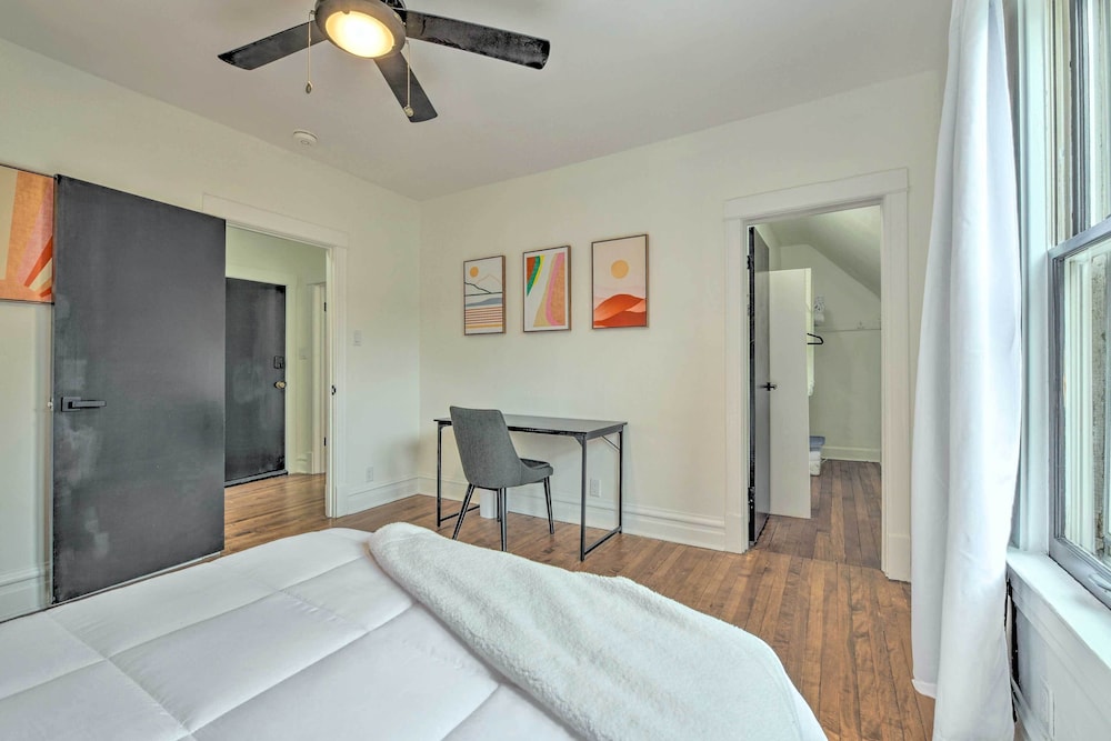 Oak Park Home w/ Grill - 5 Mi to Garfield Park! view 2