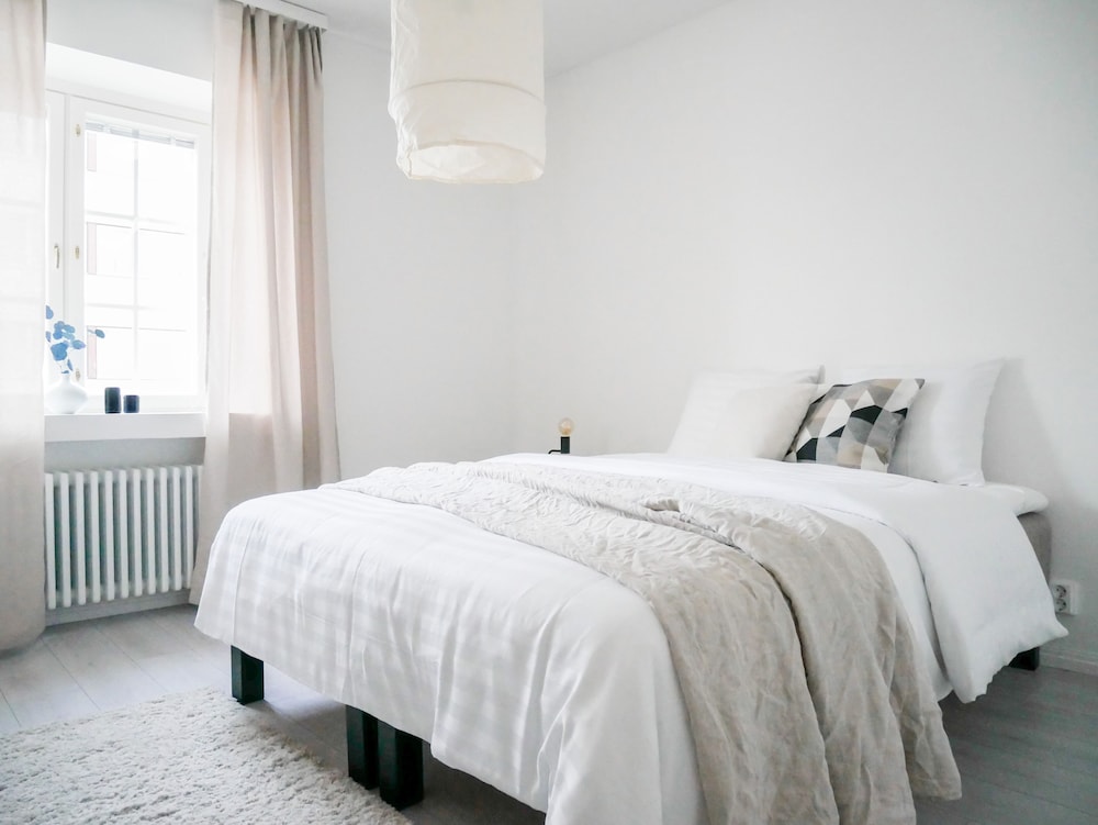 Luminous 2br with free parking & sauna view 2