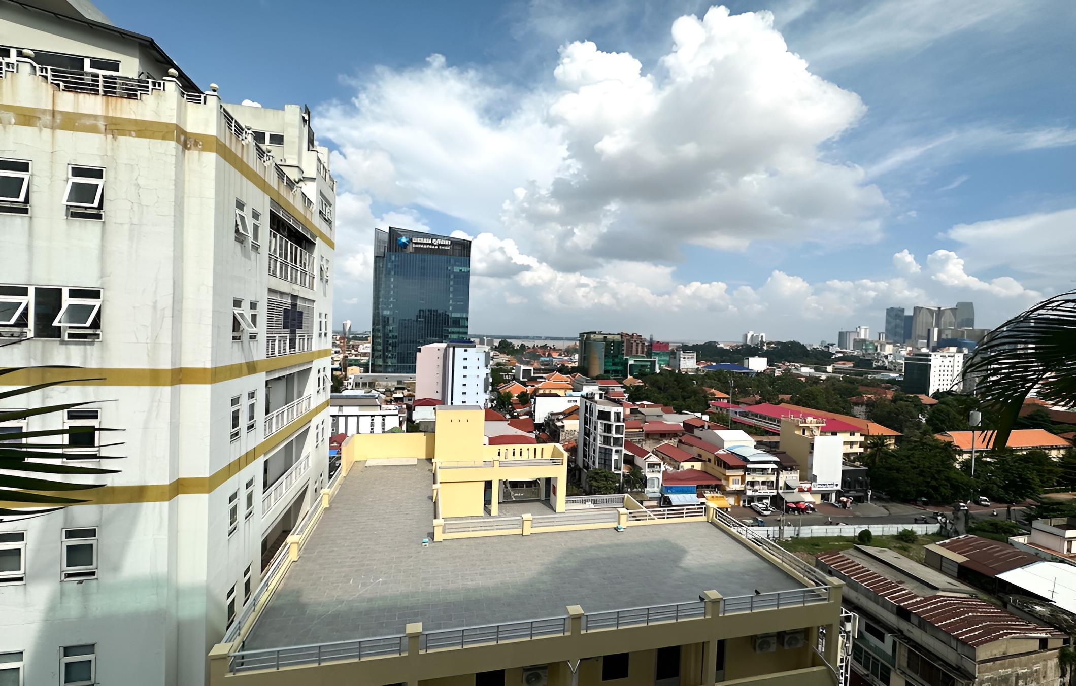 Royal Palace Suites Hotel by Caerus view 4