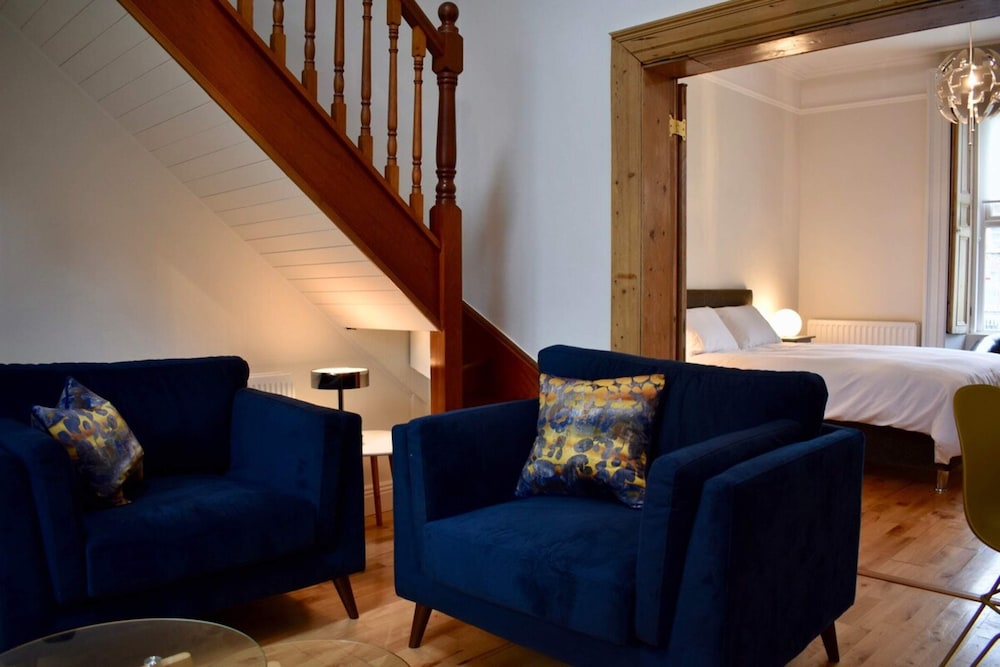 Modern 1 Bedroom Apartment Close to the Centre