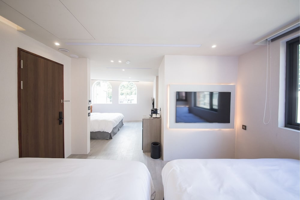 LIVIN Hotel