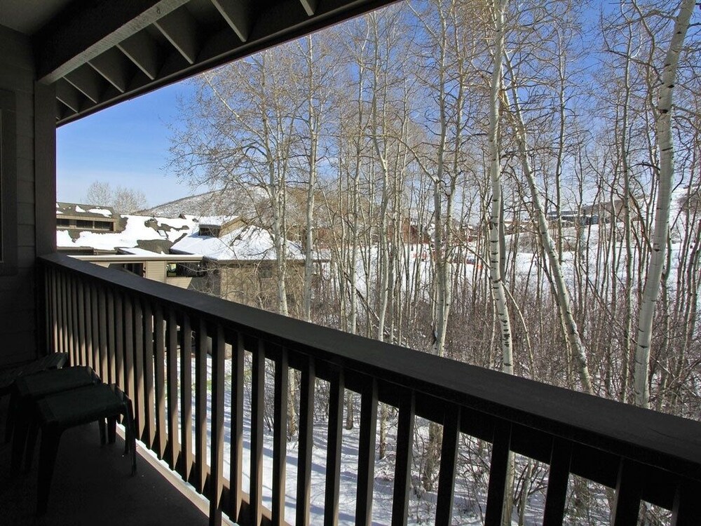Snow Flower 152 2 Bedroom Condo by RedAwning view 5
