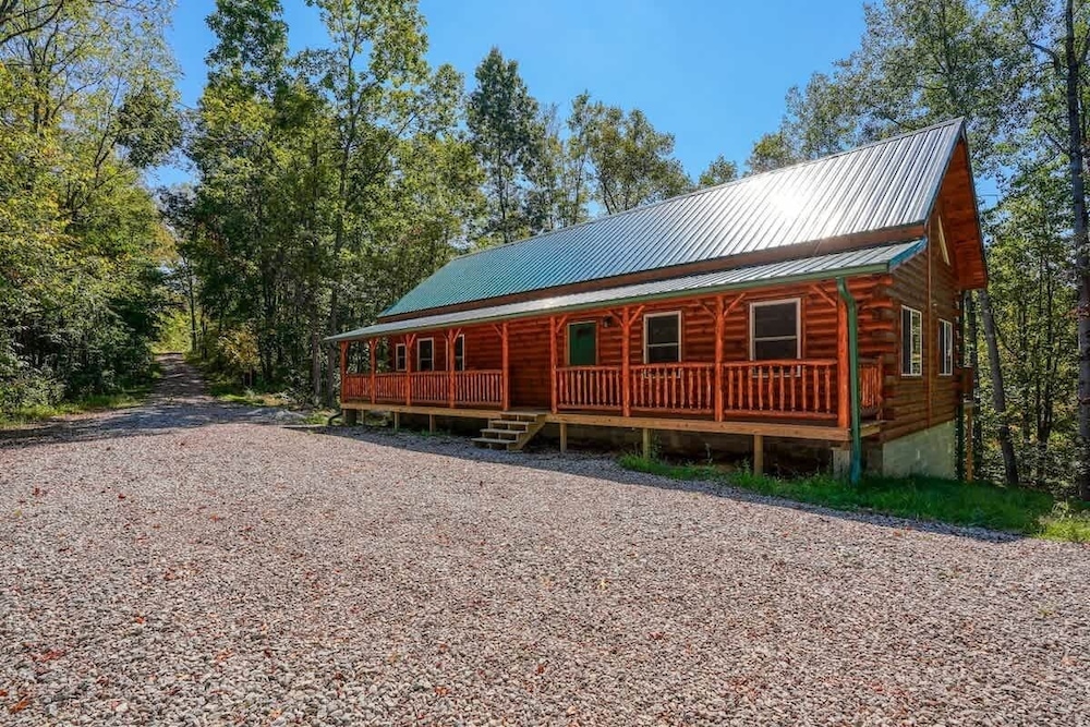 Seven Pines Cabin - Secluded in Hocking Hills