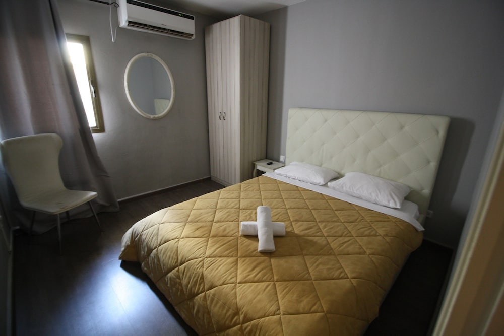 Rich Luxury Suites view 4