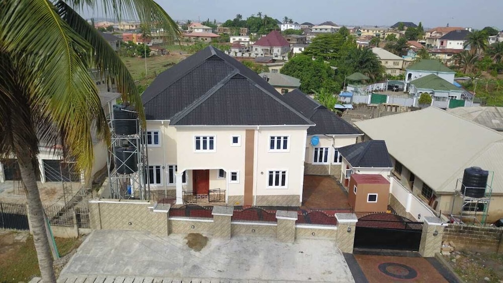 Geza Luxury Apartment view 2