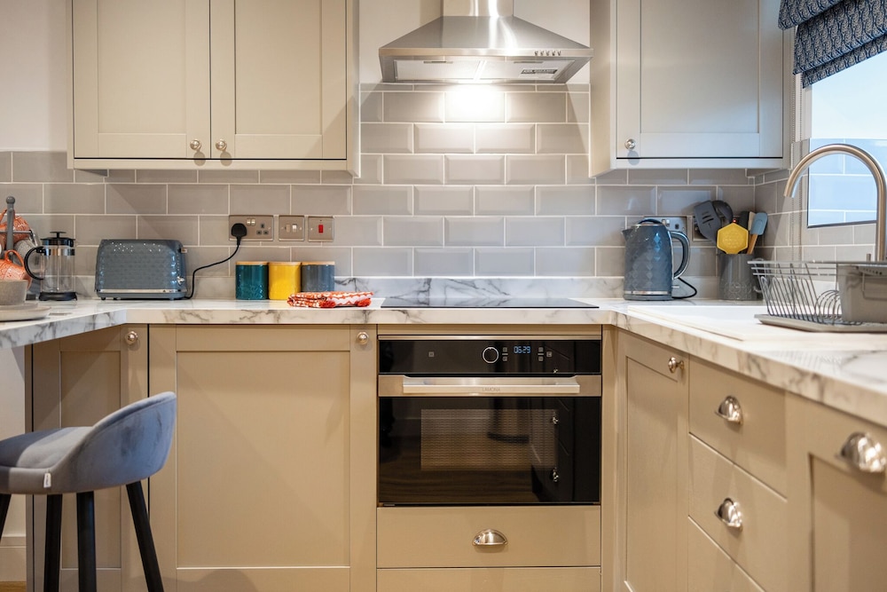 Beautiful One BR Cottage in Cerney Wick