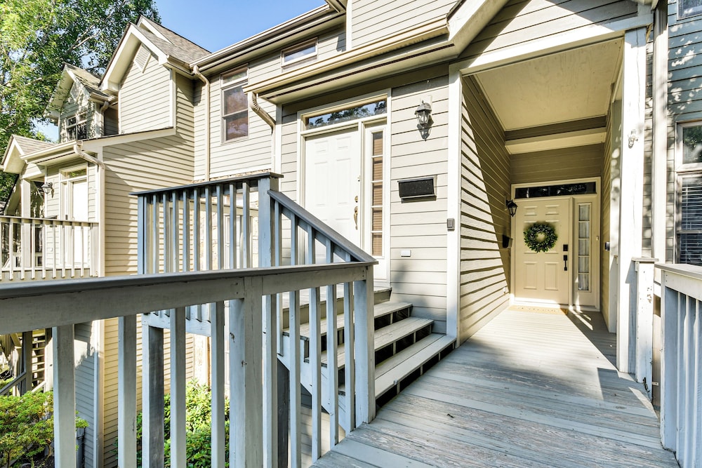 Condo w/ Private Balcony 6 Mi to Pisgah NF!