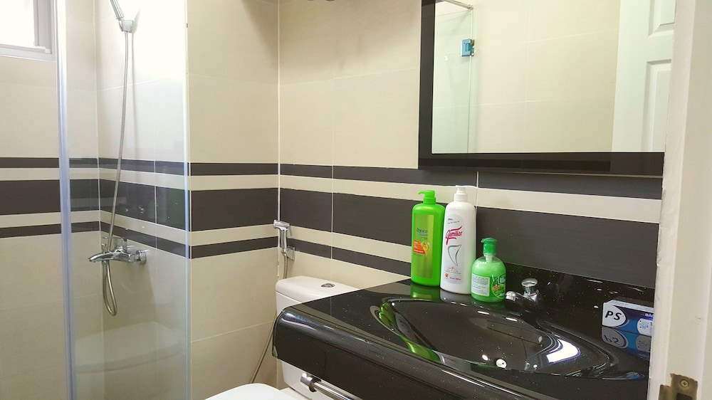 Scenic Valley Luxury 2BR SW Pool 07th