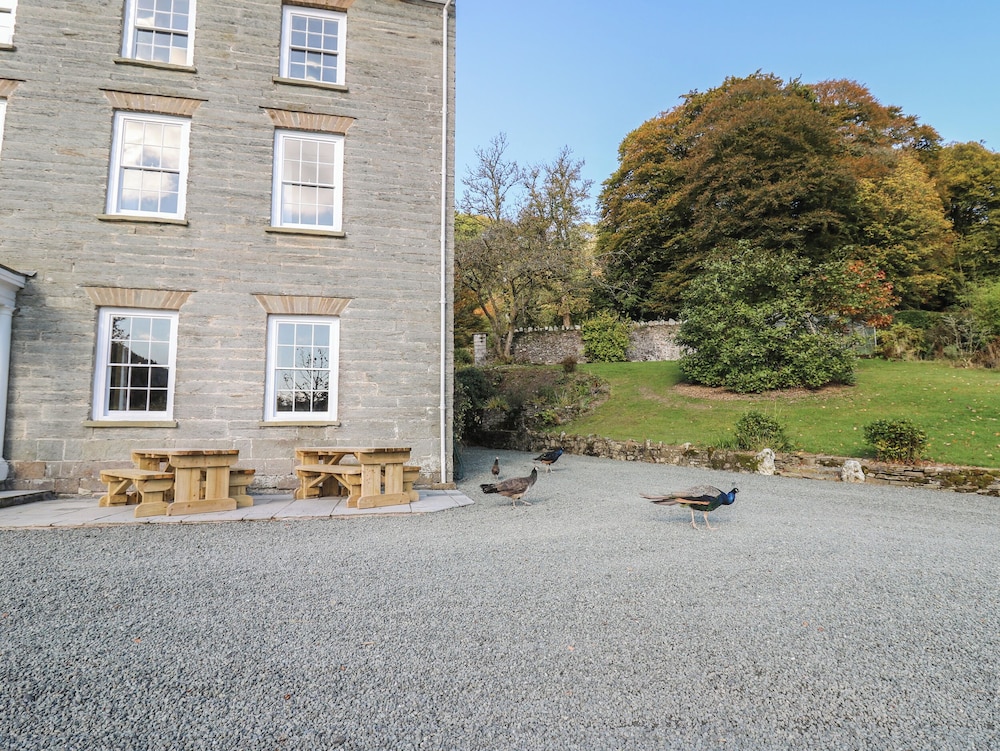Llwynderw Hall