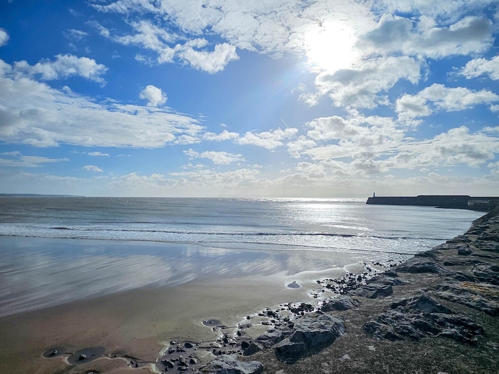 Seascape Retreat - 3 Bedroom Flat - Porthcawl