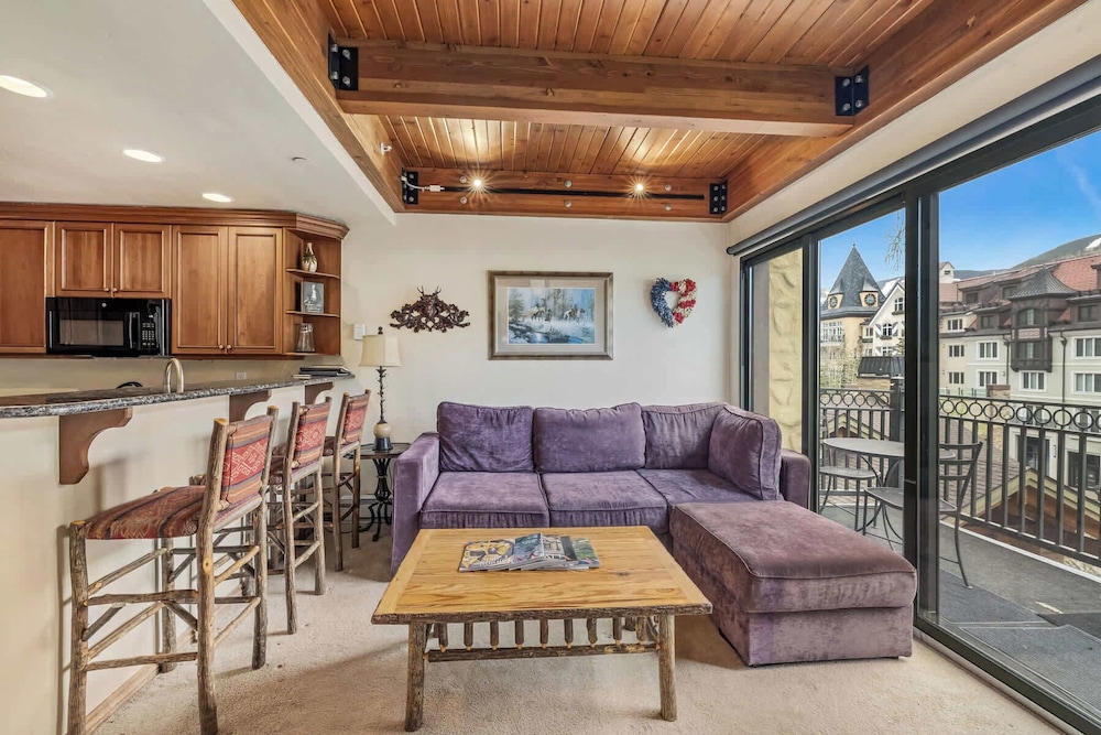 Landmark Vail - Charming Condo for 8 with Resort-style Amenities
