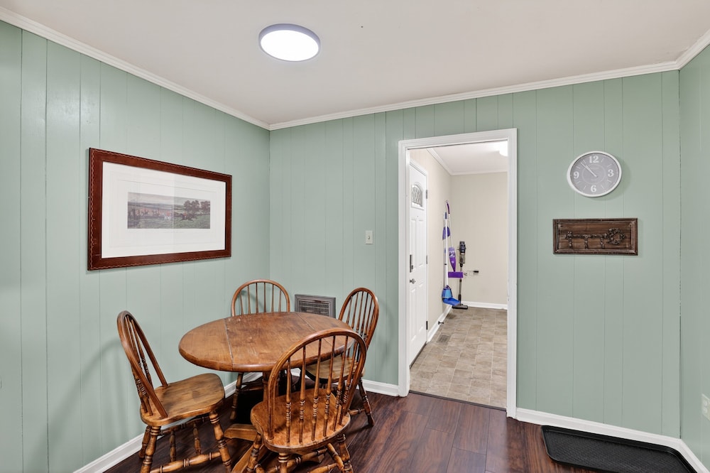 The Decoy Den Perfect For Hunters & Anglers 4 Bedroom Home