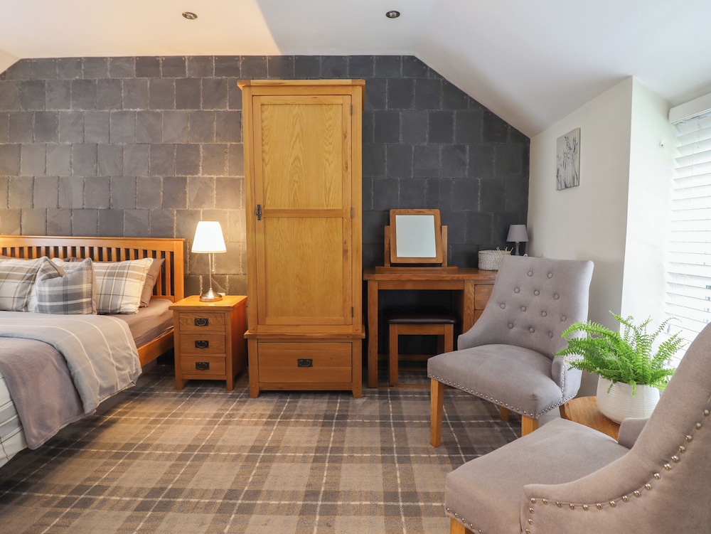 Arthurs Cottage view 4