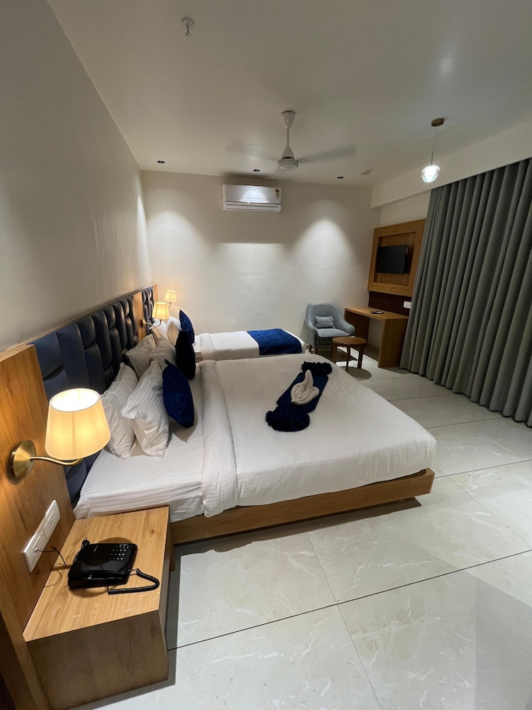 Hotel Premji by Shivalaya Darshanam