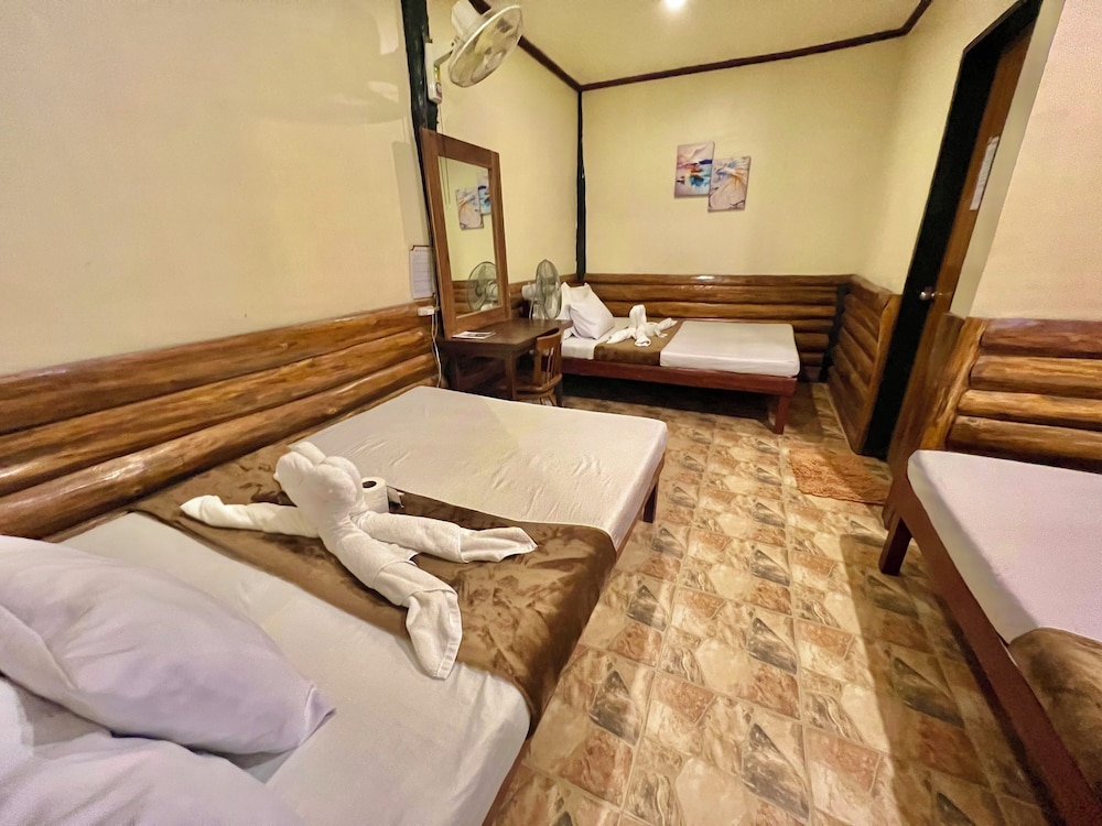 Novie's Tourist Inn