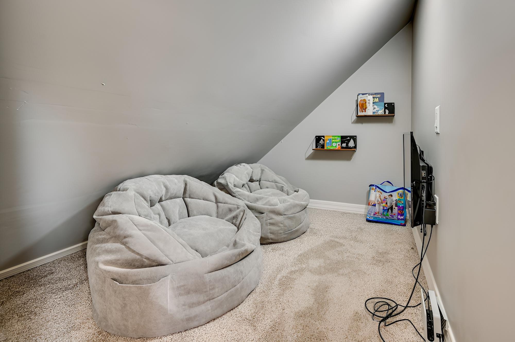 Family-friendly Flagstaff Home With Hot Tub view 3