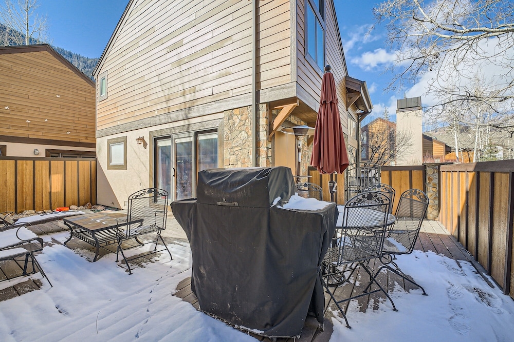 16 Riverbend 3 Bedroom Townhouse by RedAwning view 3