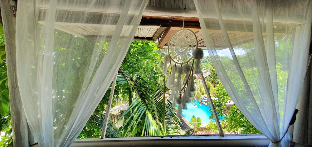 Ravoraha Ecolodge