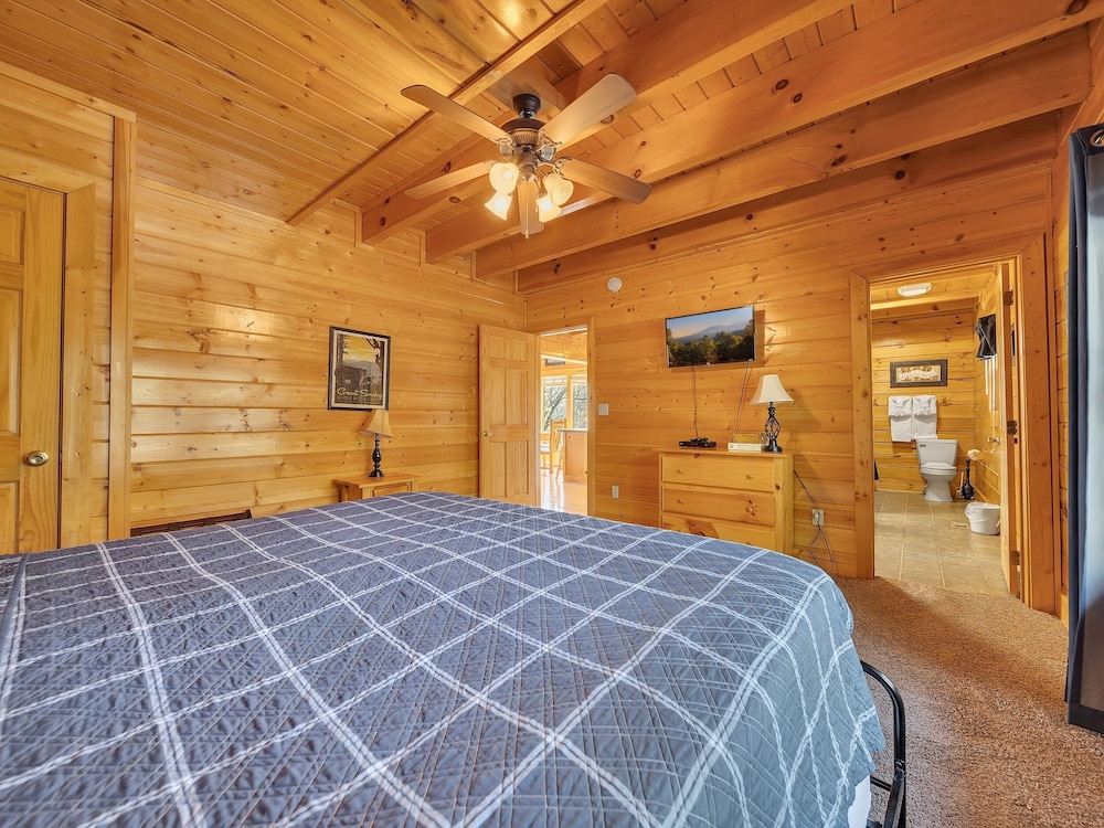Ern860 - Cozy Bear Overlook 4 Bedroom Cabin