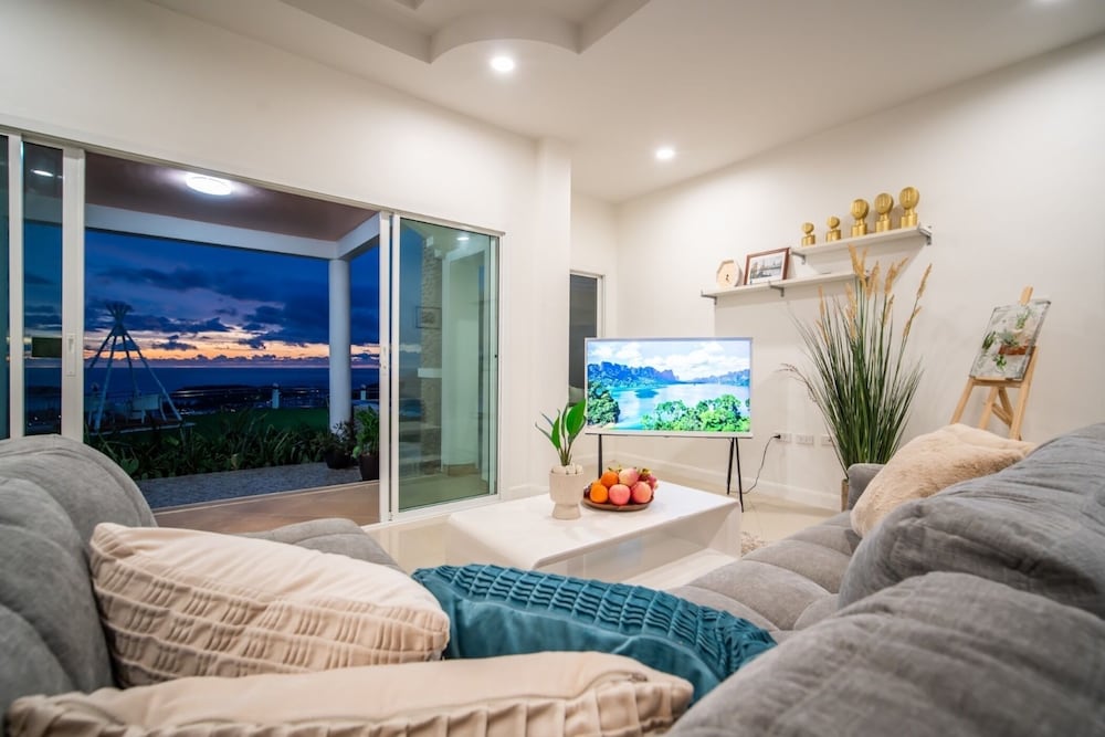 Ocean View 4BR Pool Villa KataBB Seaview