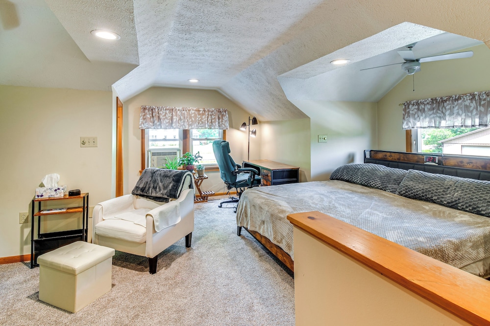 3 Mi to Seneca Lake: Couple's Apt w/ River Access