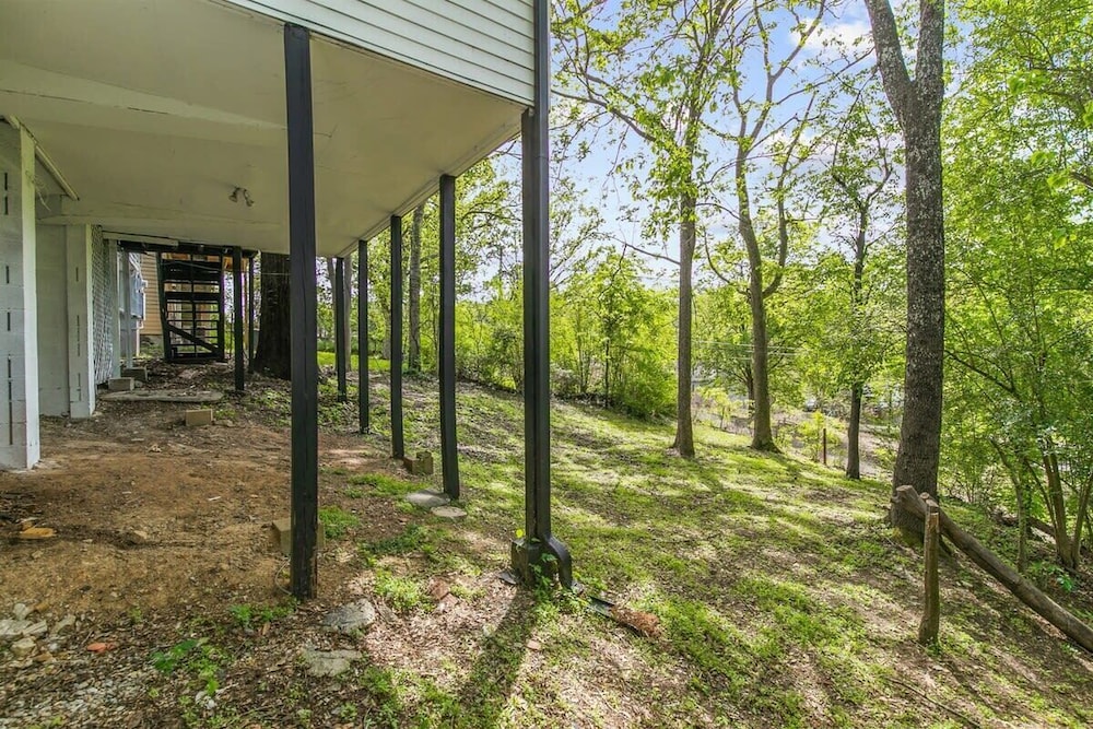 21st Street Evergreen Charm