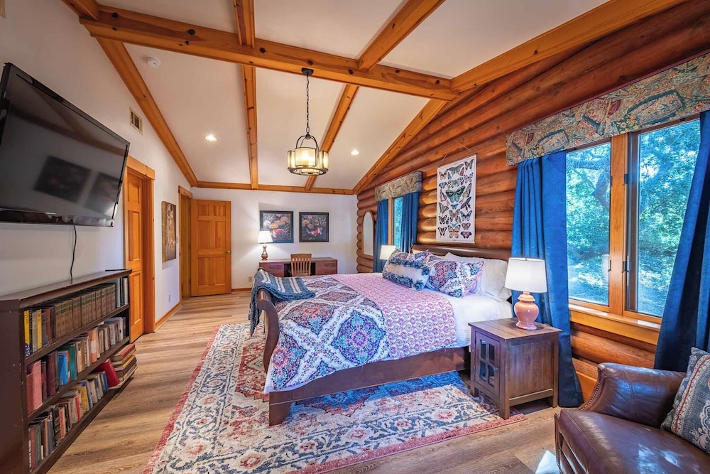 Oakwood Lodge