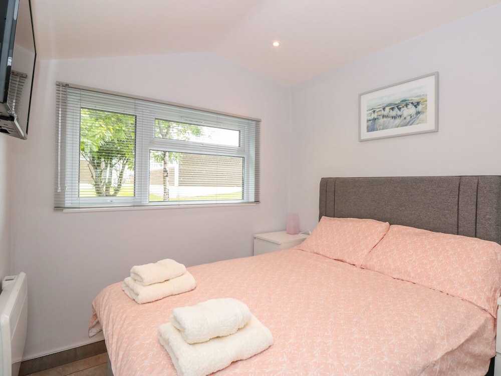 201 Norton Park view 2