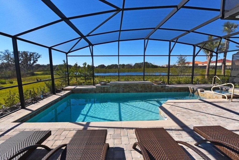 Spacious 5-Bedroom Resort Pool Home with Lake View 5 Villa