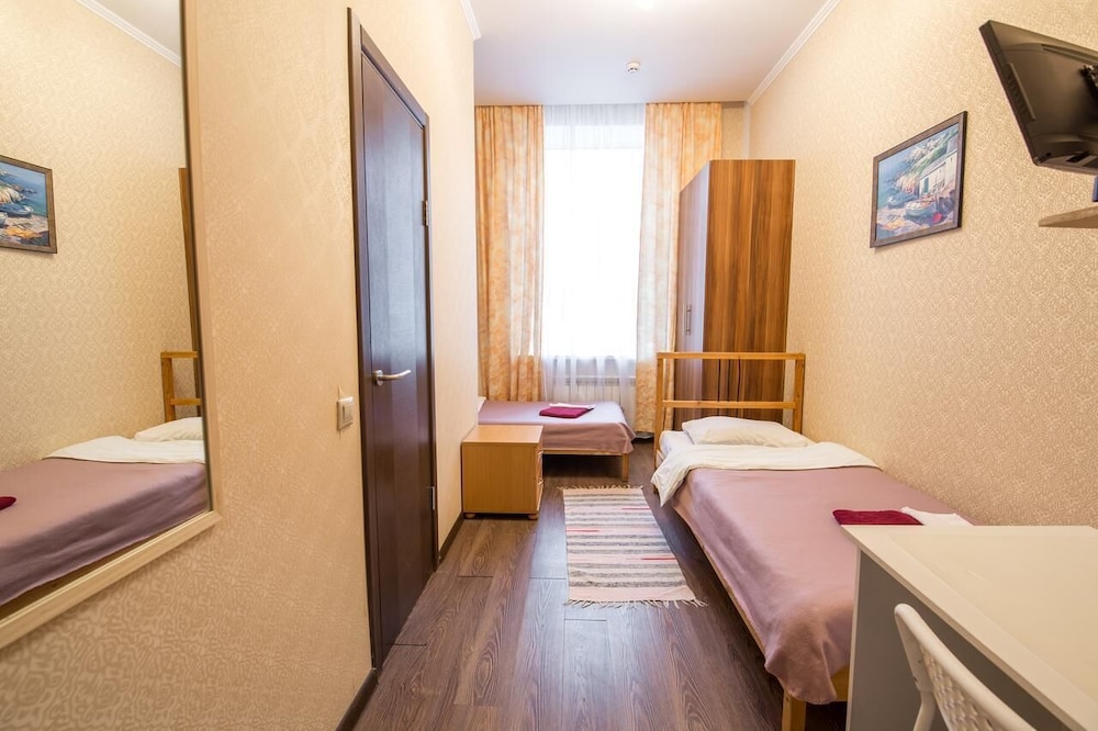 Mini hotel Artist on Baumanskaya - Hostel