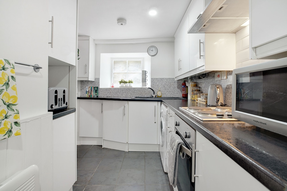 Gorgeous Cosy Apartment in Richmond view 5