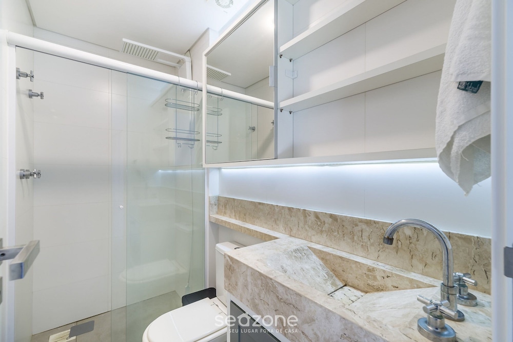 YHD - Condominium With Pool Near Ufsc Located in Carvoeira, This Condominium is an Excellent Choi