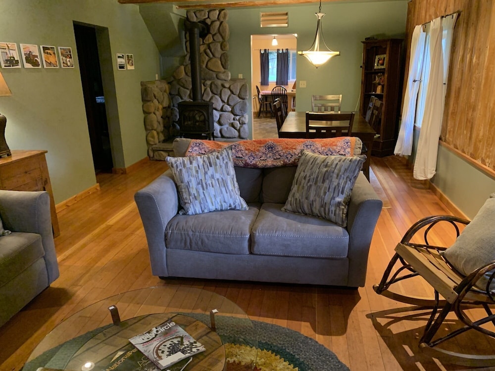 Copper Creek Inn at Mt Rainier