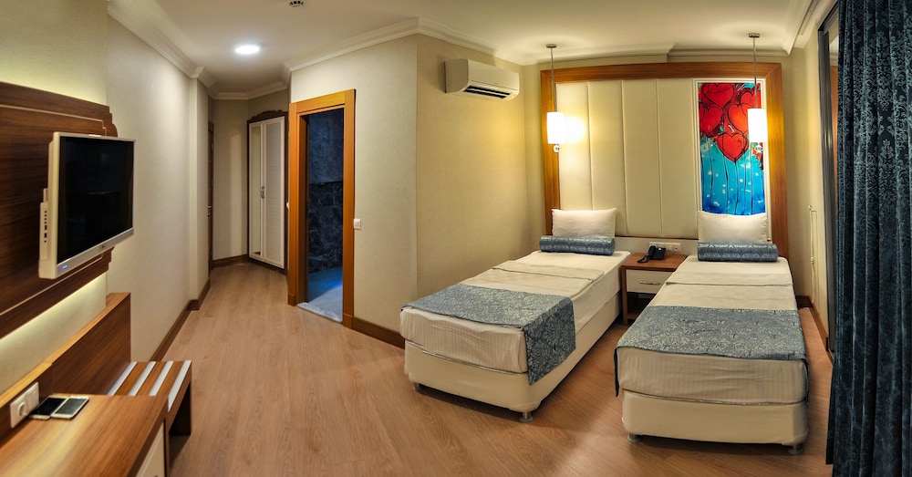 Exelans Hotel & Spa - Image 18