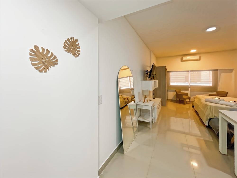 Ayres Suites Moreno