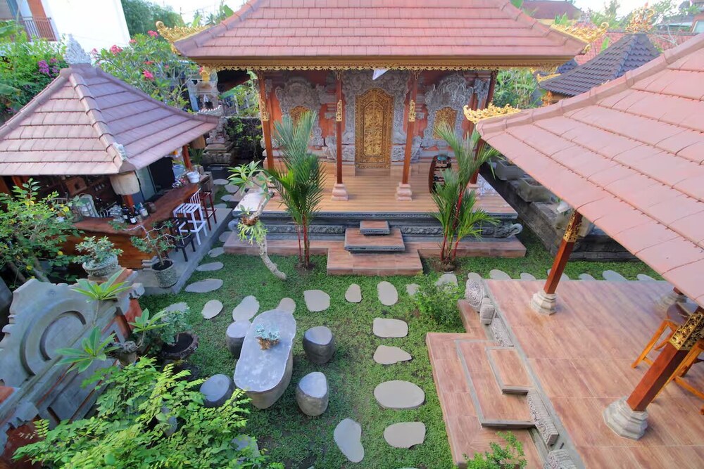 Tri Datu Palace
