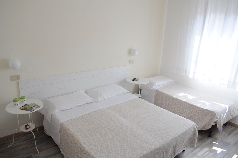 Hotel Cecile - Image 1