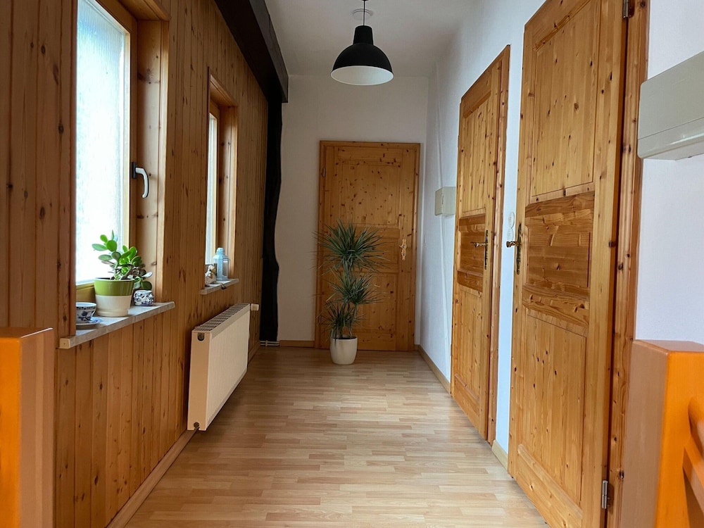 Retreat With Garden & Family Amenities