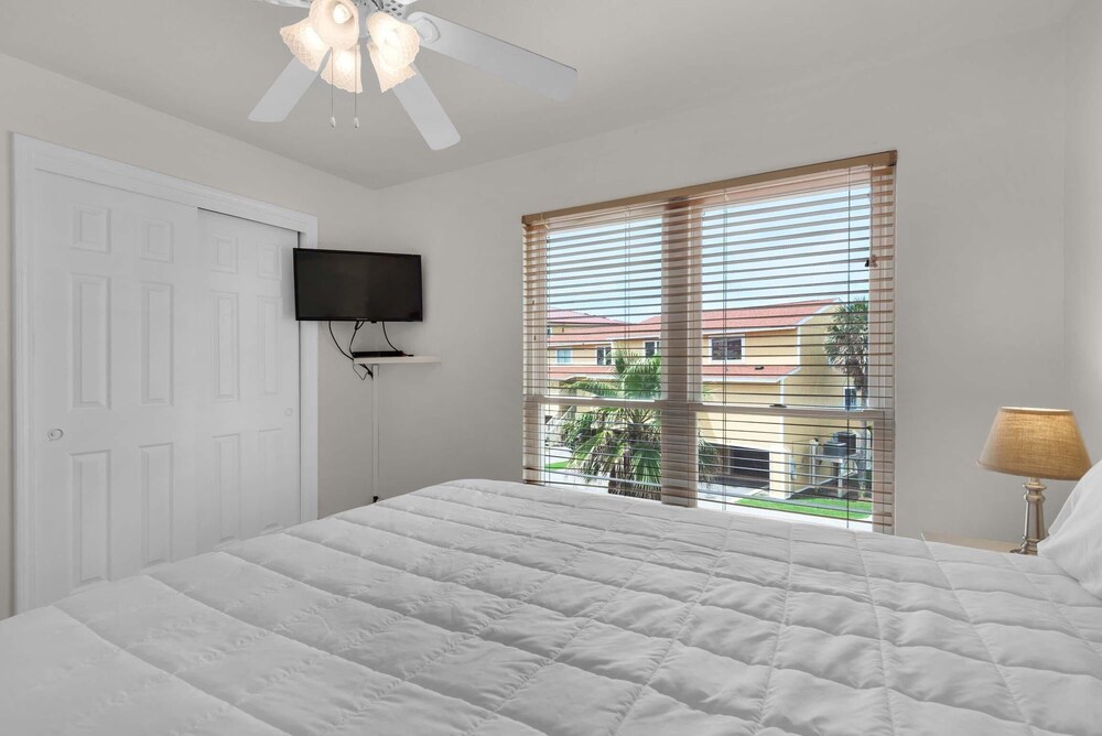 Regency Cabanas D3