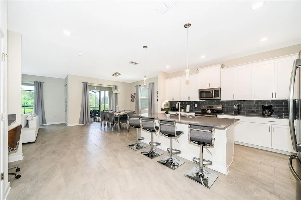 Stunning Game Room Pool Jacuzzi Storey Lake 2799