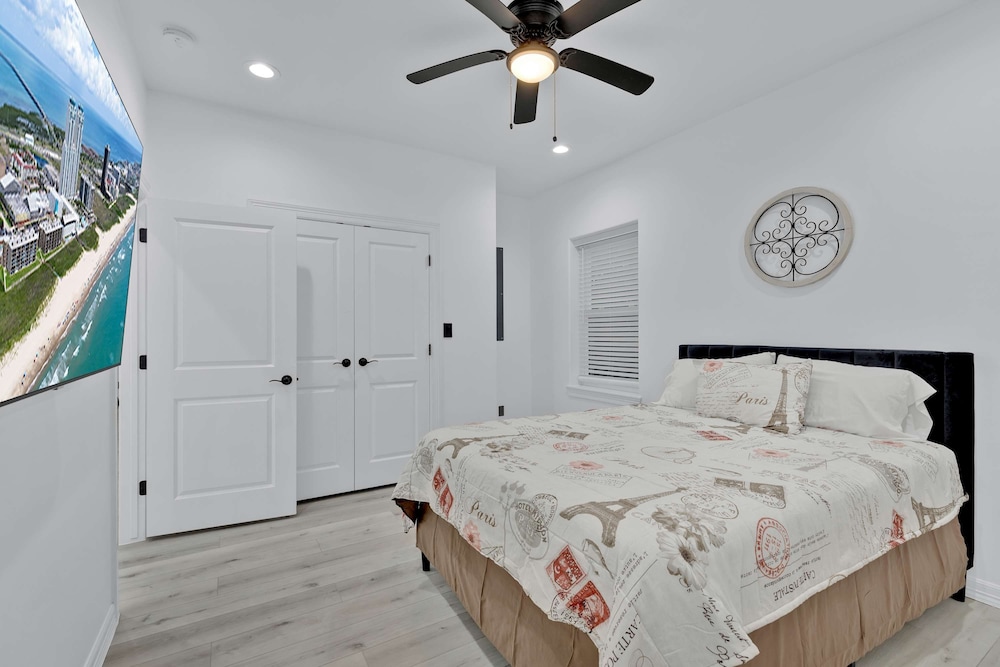 Immaculate Townhouse w Pool Balcony South Padre