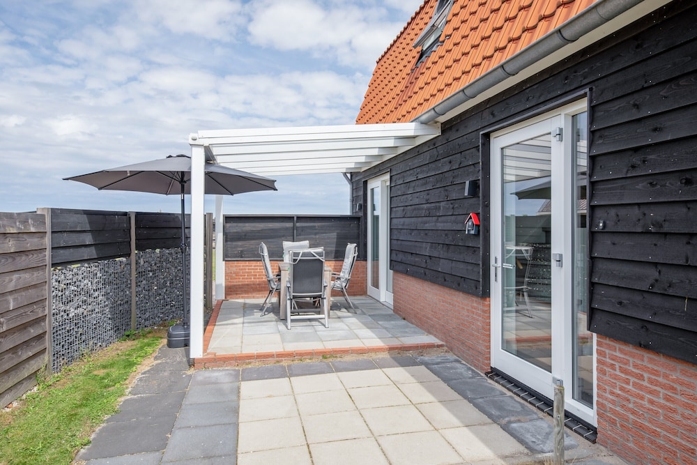 2 Cosy Homes With Wellness Garden