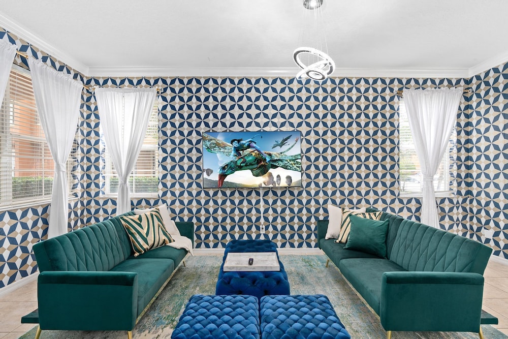 Super Fly- Movie Loft w Recliners Near Disney