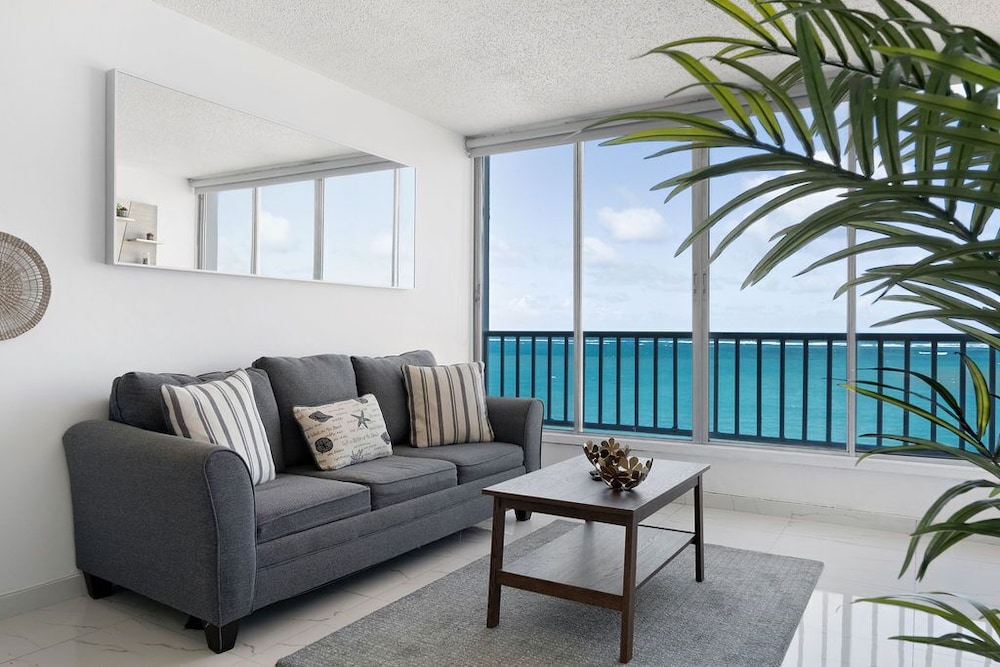 Flamenco Beach 2BDR Oceanfr Pool Parking - Property Image 26