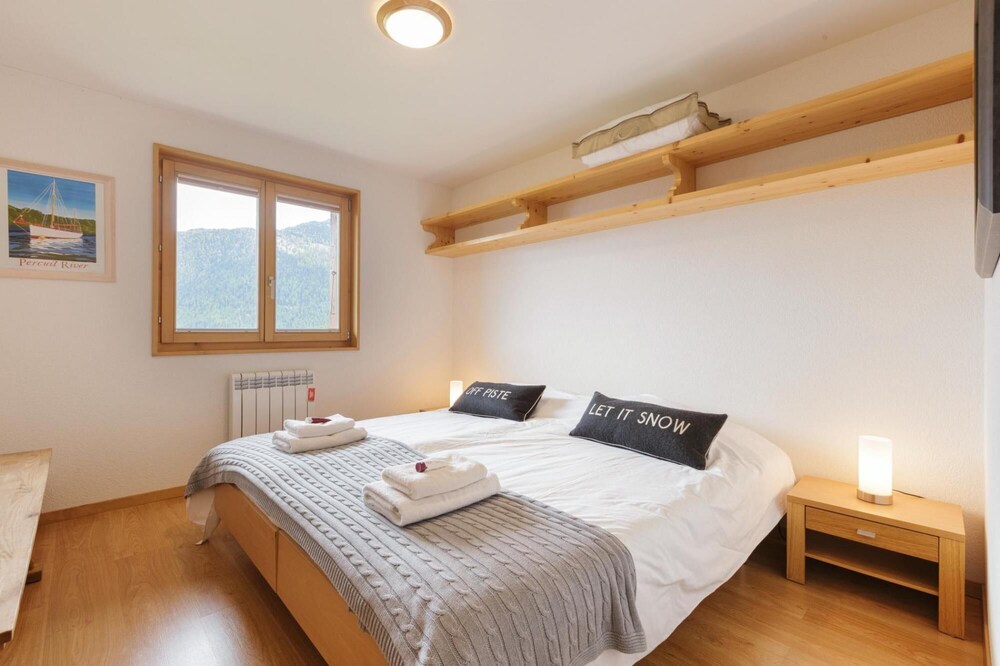 La Taniere - Cozy Chalet With Incredible Views and Parking
