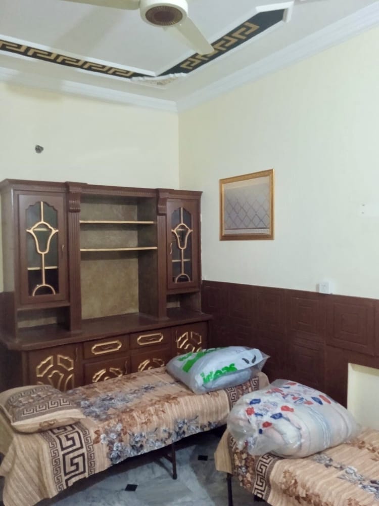 Room-cozy Guest Room in Rawalpindi - Cit